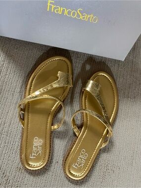 Franco Sarto Metallic Gold Crisscross Slip-On Sandals Style: Jeniro SZ: 8 womens